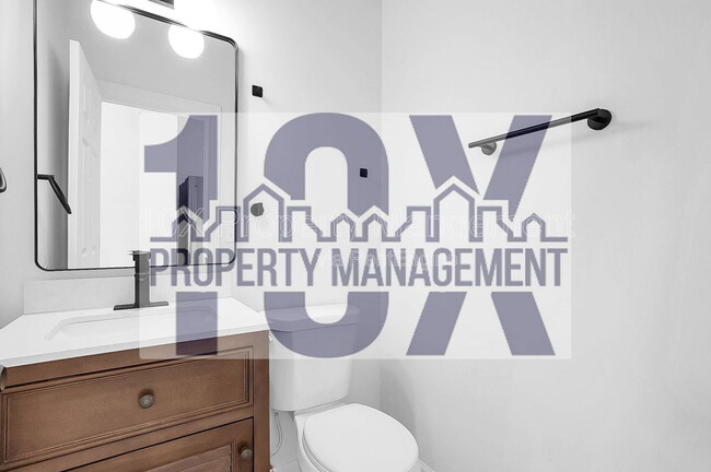 Building Photo - 1116 Summit St