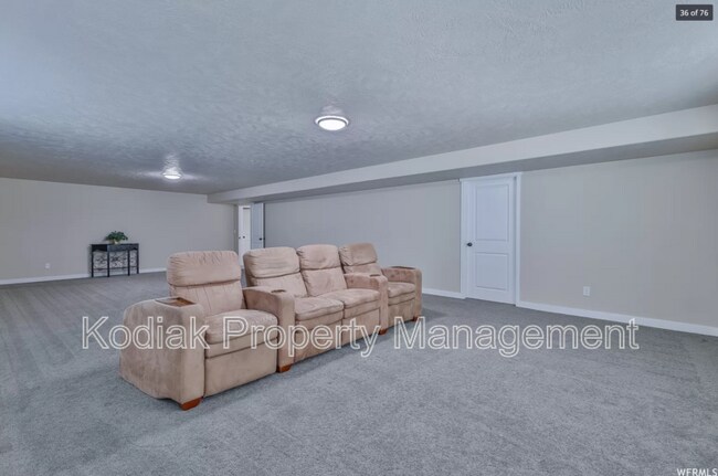 Building Photo - 1463 Kentucky Derby Way