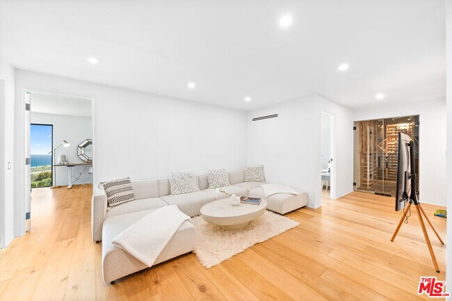 Building Photo - 23812 Malibu Crest Dr