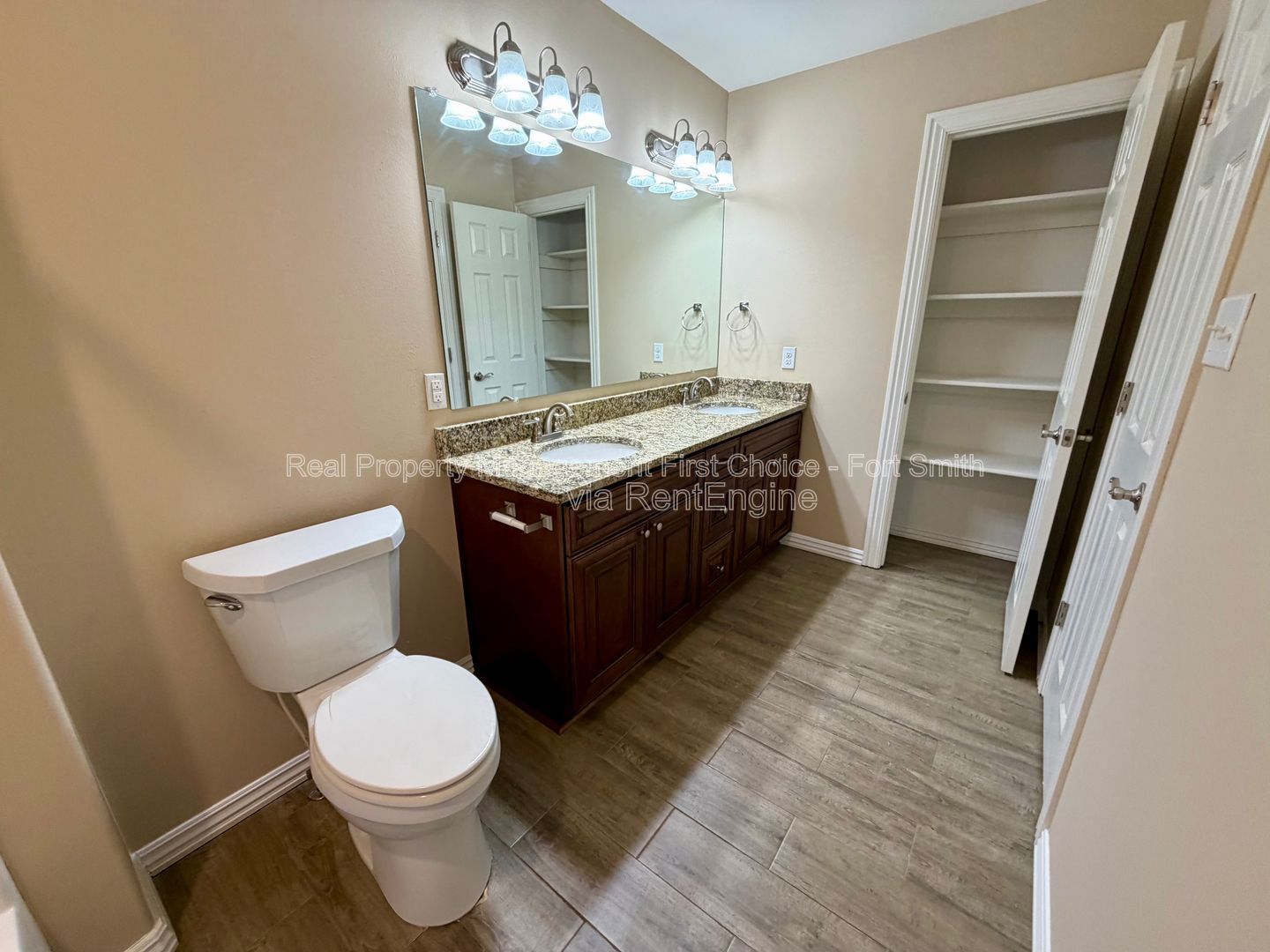 Building Photo - 9817 Mylea Cir