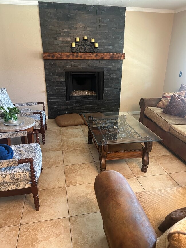 Primary Photo - 41931 Brownstown Dr
