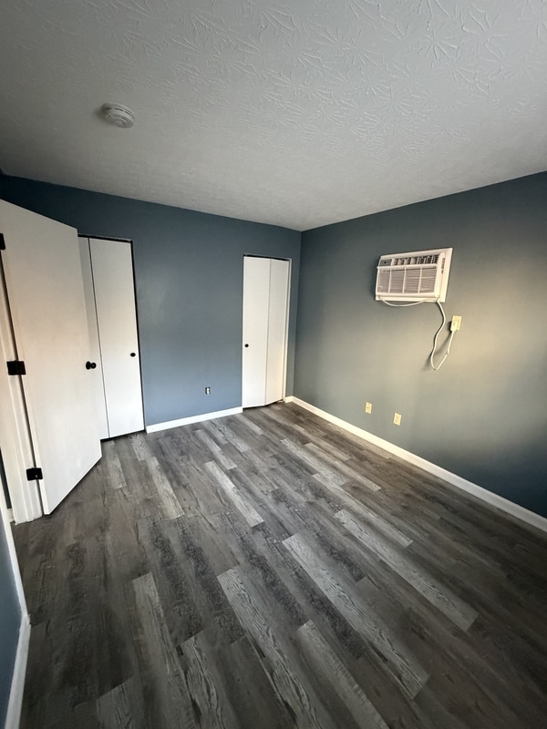 Building Photo - 4102 South Ave