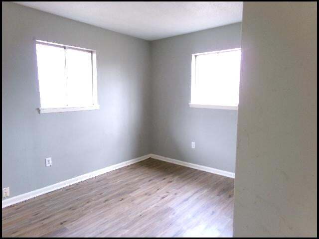 Building Photo - 305 Smart St