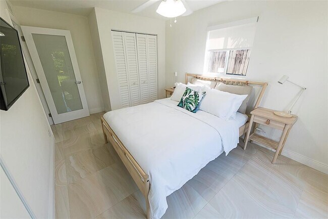 Building Photo - 1162 Hayes St