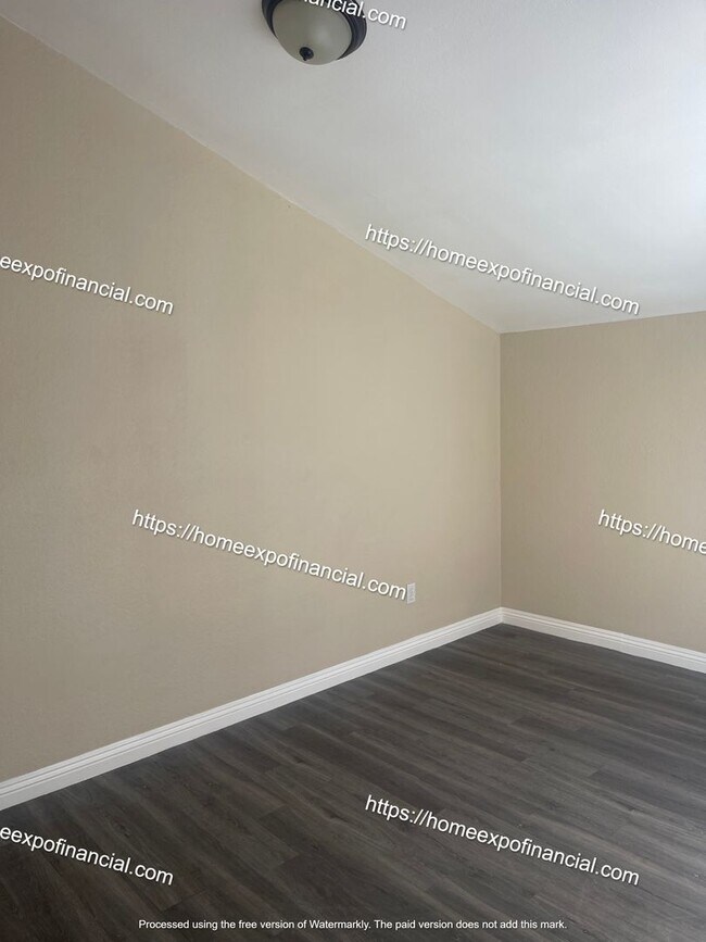 Building Photo - Nice House For Rent