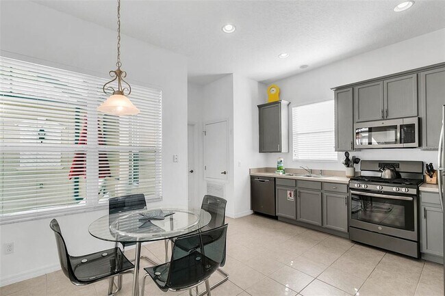 Building Photo - 7403 Velleux St