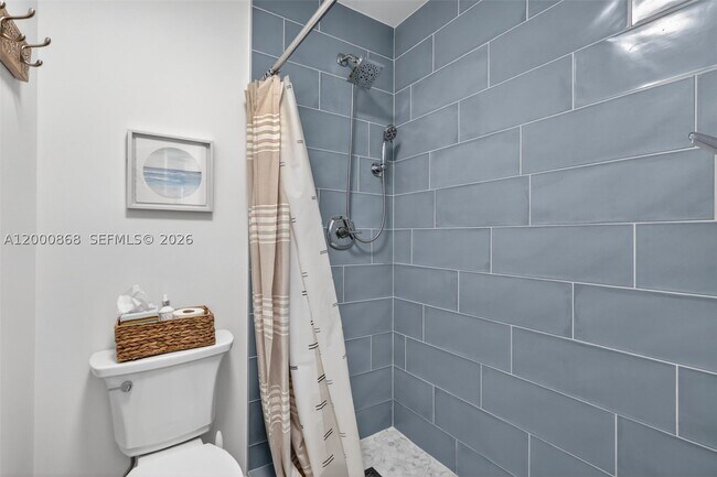 Building Photo - 9425 S Ocean Dr