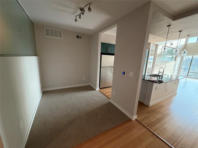 Building Photo - 4040 N Hall St