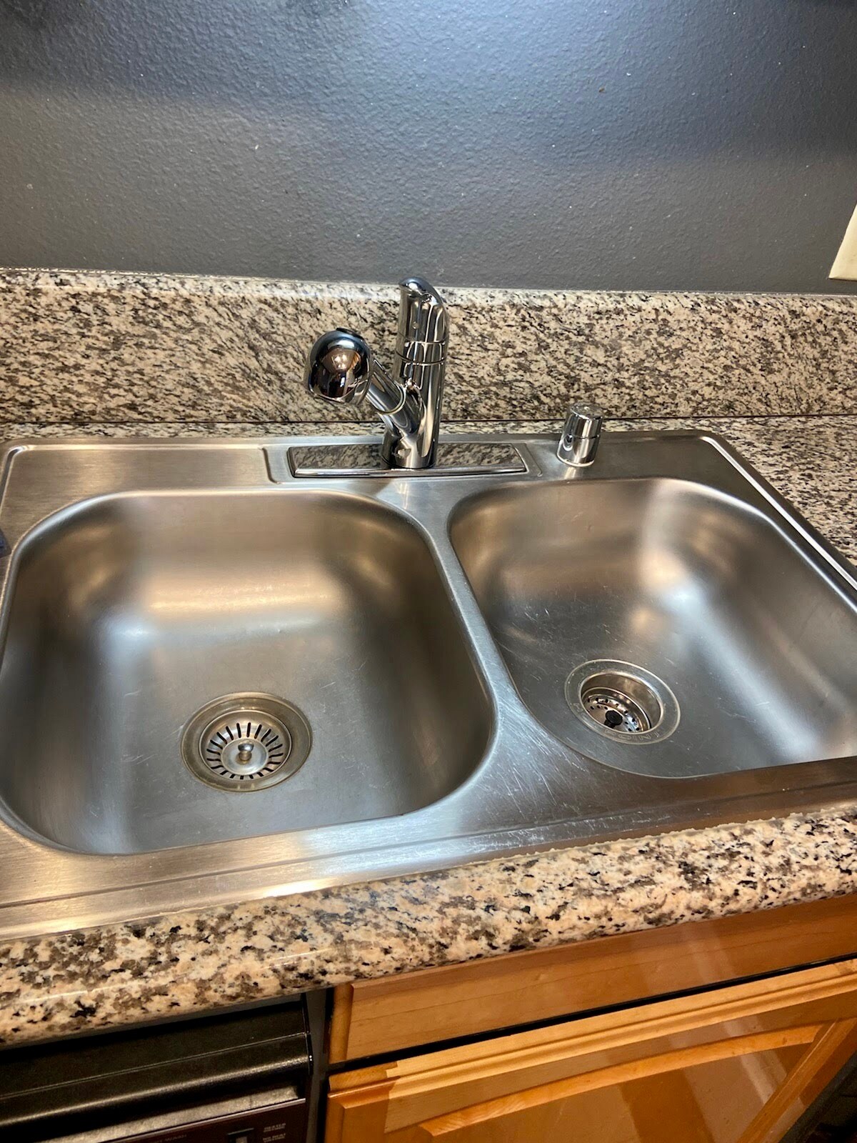 Kitchen sink - 9653 Spyglass Ave