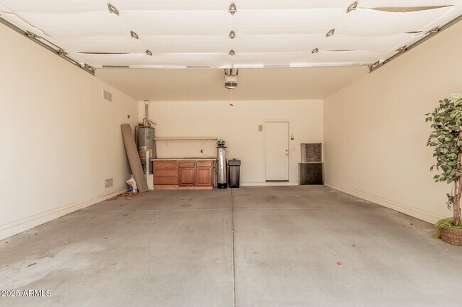 Building Photo - 298 E Diamond Trail