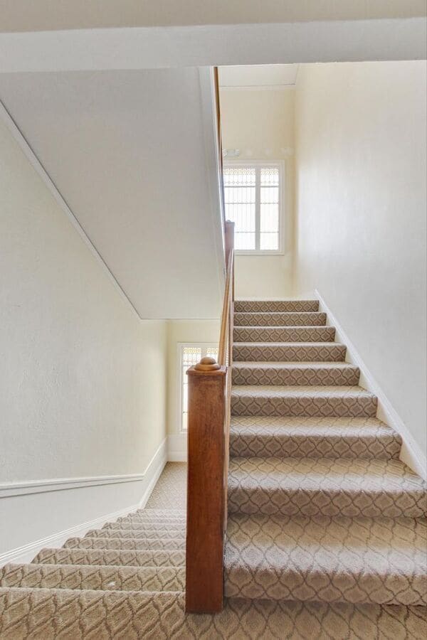 Building Photo - 465 Bellevue Ave