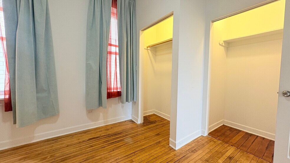 Building Photo - 1112 W 18th St