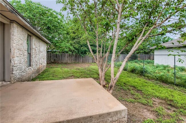 Building Photo - 2511 Cypress Ln