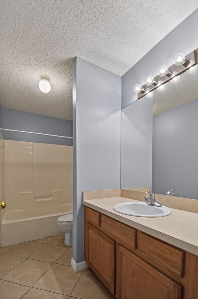 Building Photo - 4066 SW Canrady St