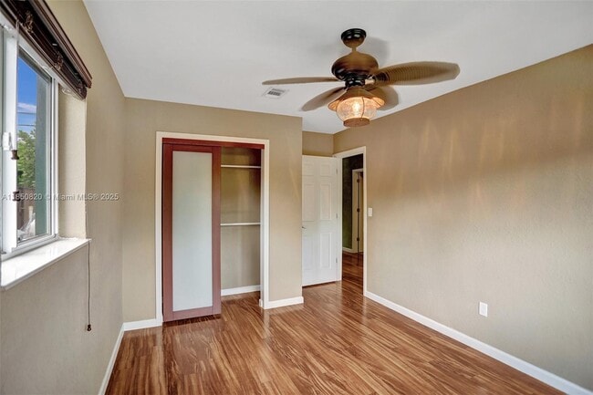 Building Photo - 7245 S Waterway Dr