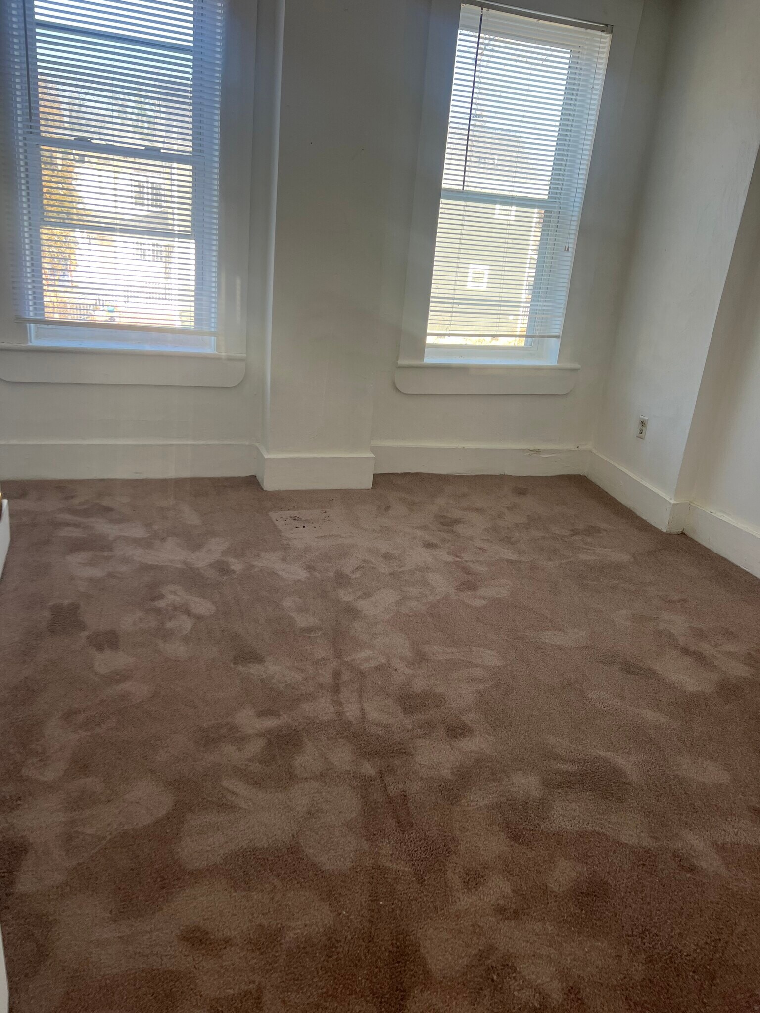 Building Photo - 916 Washington Ave