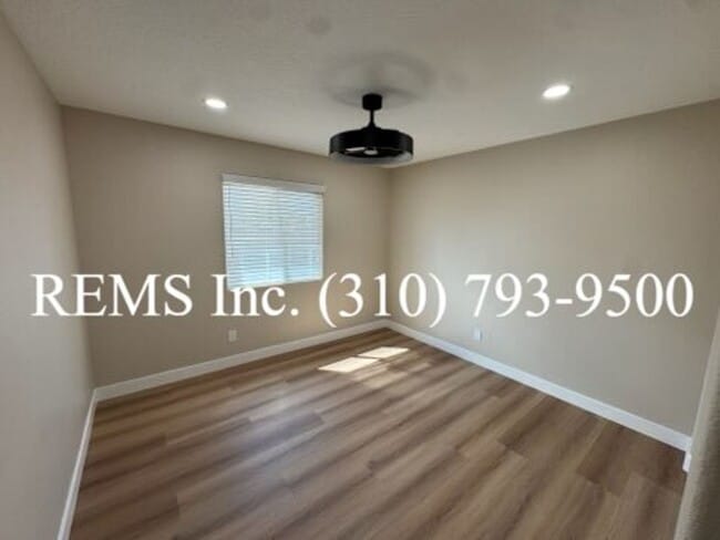 Building Photo - Remodeled Hersperia Front House with Laundry and Parking