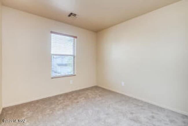 Building Photo - 5913 E Sanderling Dr