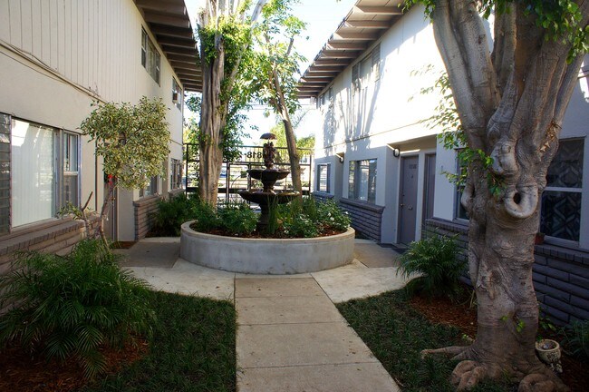 Courtyard - 112