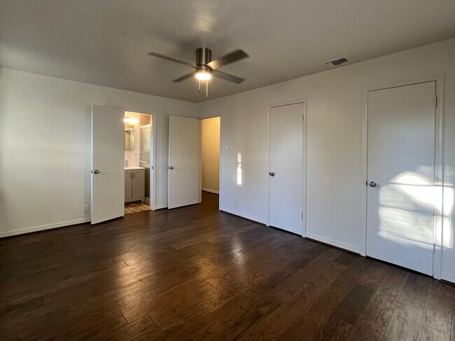 Building Photo - 6581 Patrick Dr