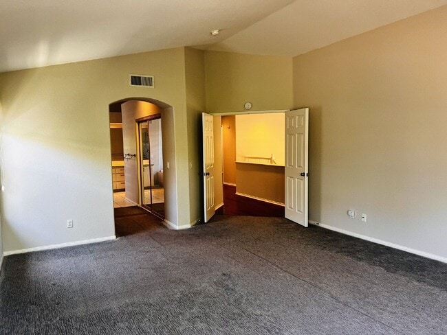 Building Photo - 4984 Riding Ridge Rd