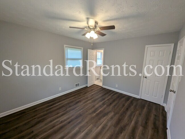 Building Photo - 2591 Kings Cir NW