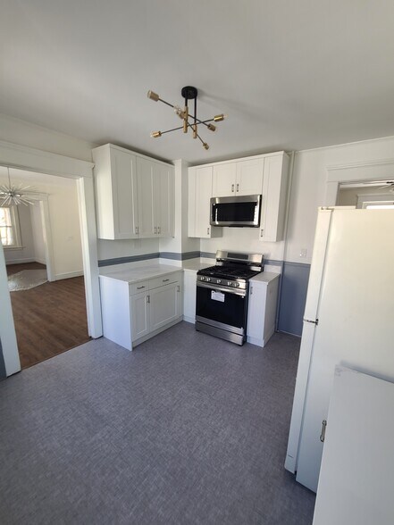 Kitchen - 41 Lincoln Ave