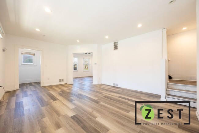 Building Photo - Welcome Home!OPEN HOUSE THURSDAY MAY 1ST 6...