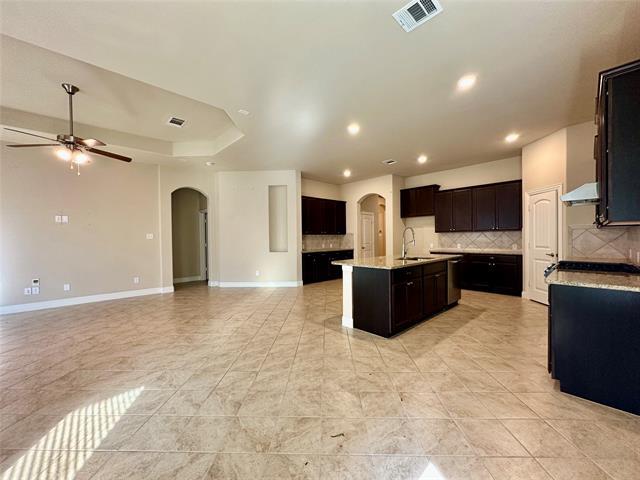 Building Photo - 16205 Weymouth Dr