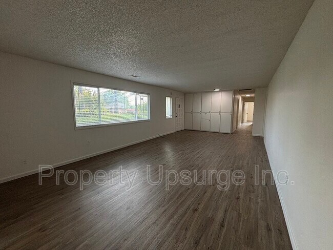 Building Photo - 735 Kimball Rd