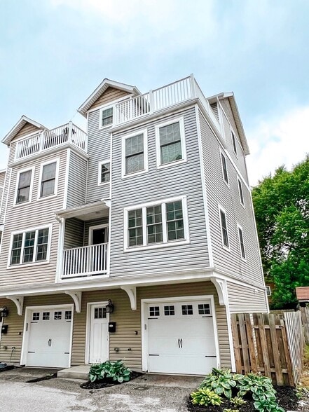 Building Photo - Chelsea Point