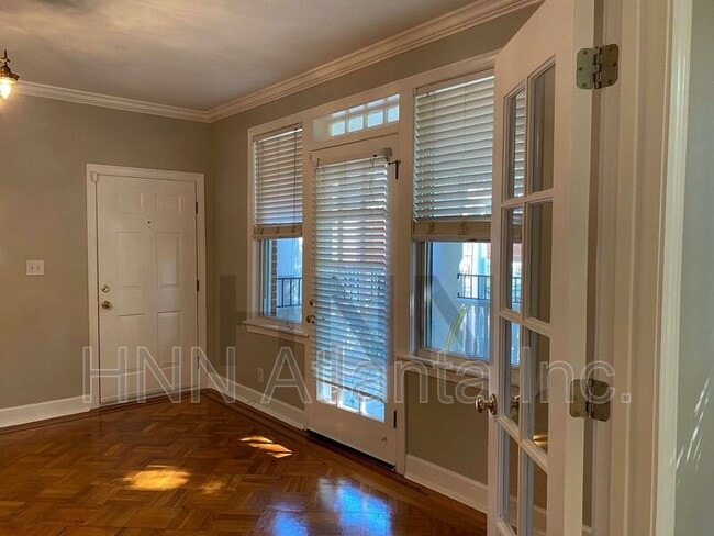Building Photo - 872 Briarcliff Rd