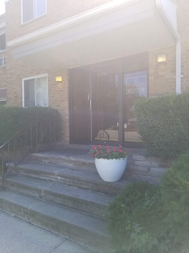 24250 Lake Shore Blvd 24250 Lake Shore Blvd Euclid OH 44123