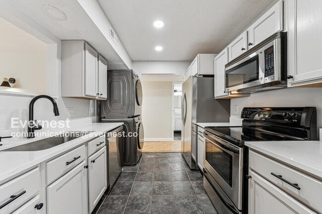 Building Photo - 1521 Oriole Ln