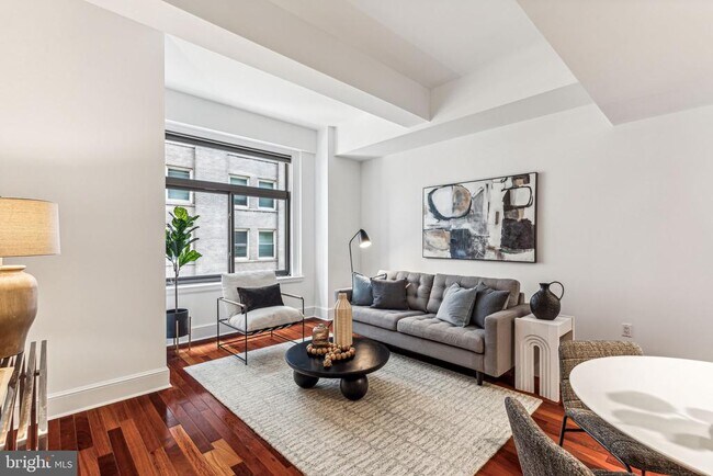 Building Photo - 1500 Chestnut St