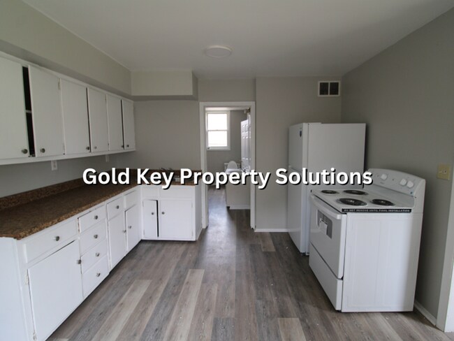 Building Photo - MUNCIE Updated 2 BR 1 BA House with New Kitchen Appliances (SECTION 8 APPROVED)