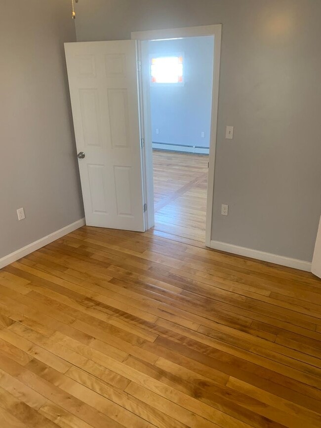 Building Photo - 30 Hemans St