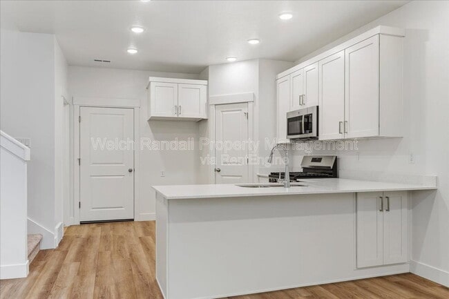 Building Photo - 1045 N 200 W