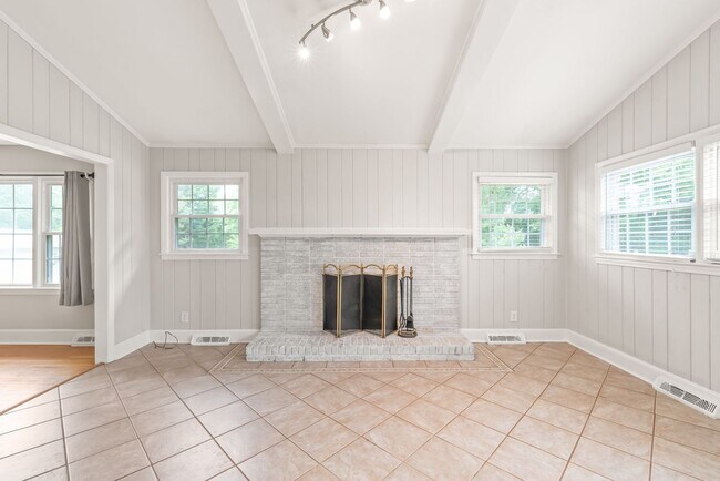 Building Photo - 3 Bedroom Home in South Charlotte