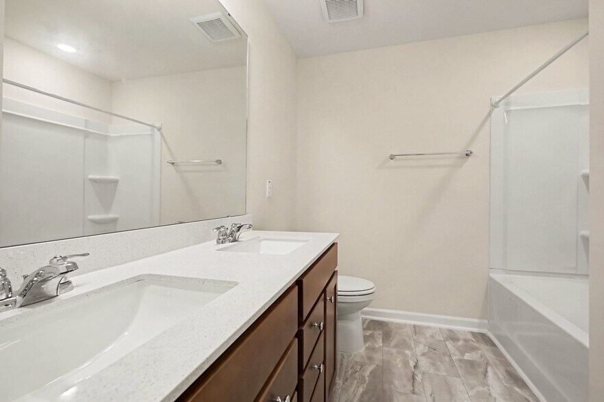 Building Photo - 909 Falls Grove Trl