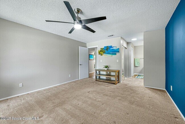Building Photo - 2175 Golf Isle Dr