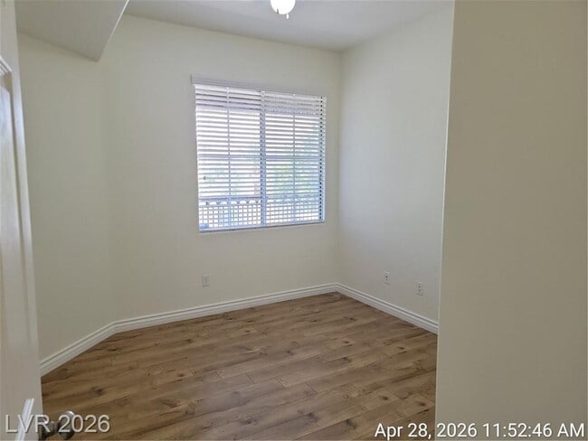Building Photo - Gated Falls Condo with 3 Bedrooms, Granite Kitchen & Resort Amenities