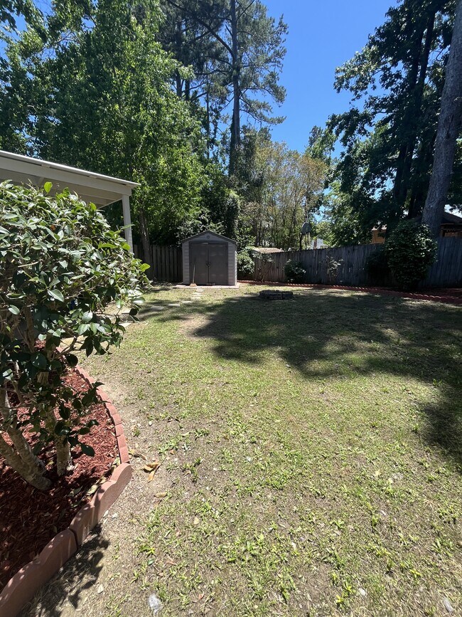 Building Photo - 217 Sarah Creek Ct