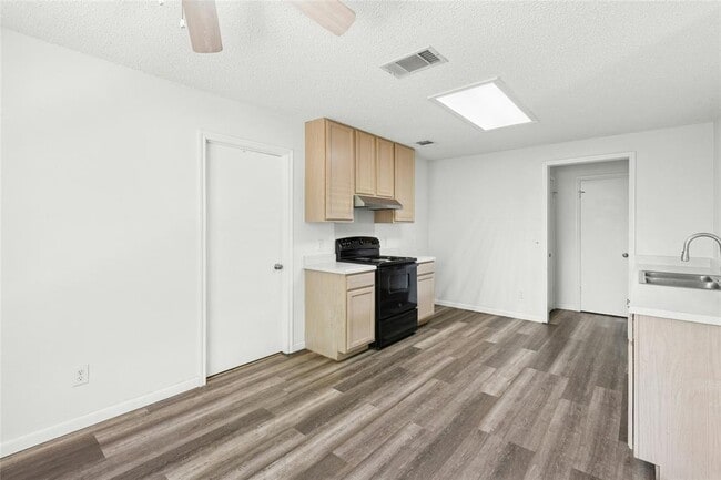 Building Photo - 1614 Alazan Cove