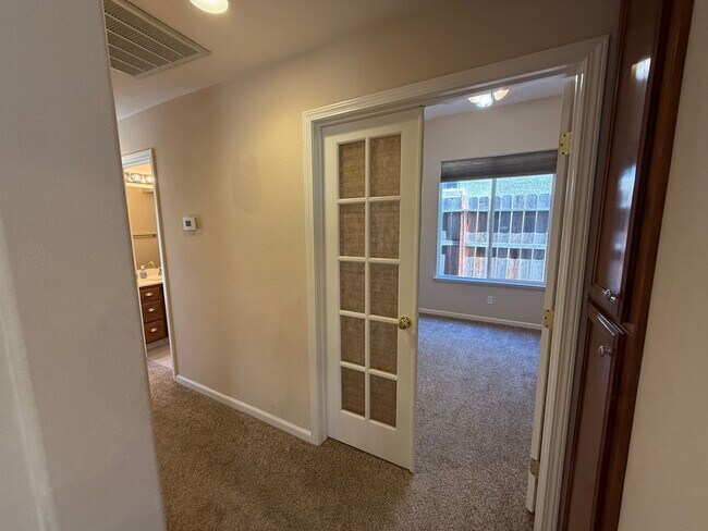 Building Photo - Single story home located in desirable northwest Modesto neighborhood!