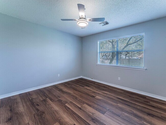 Building Photo - 2406 Dijon Dr