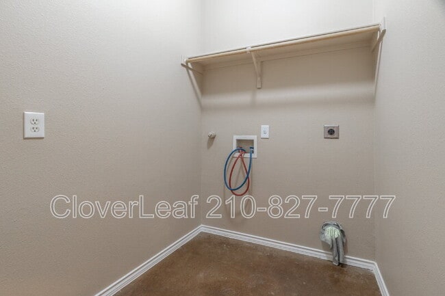 Building Photo - 5718 Golf Heights