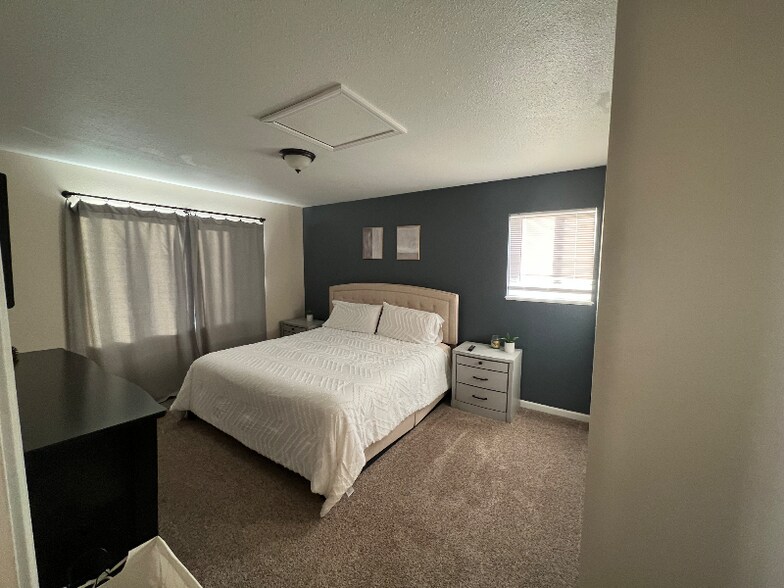 Building Photo - 48160 Rustic Ave