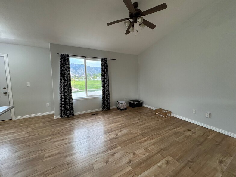 Building Photo - 1226 N 3020 W