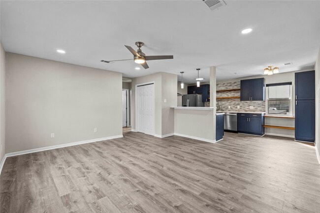 Building Photo - 1725 Avenue O